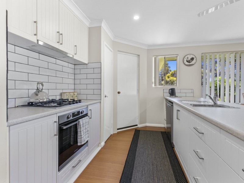 4B Larsen Court, Harvey WA 6220