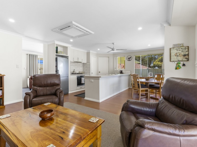 4B Larsen Court, Harvey WA 6220