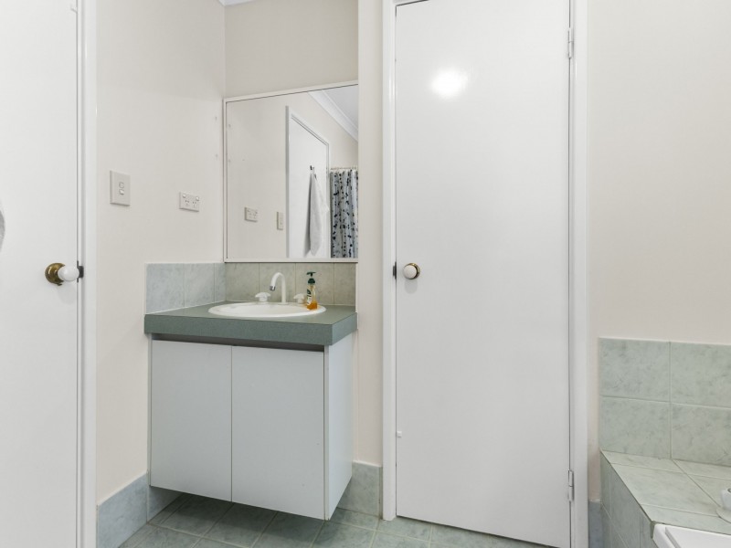 4B Larsen Court, Harvey WA 6220