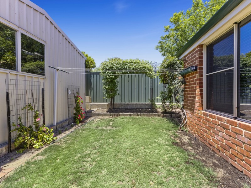 4B Larsen Court, Harvey WA 6220