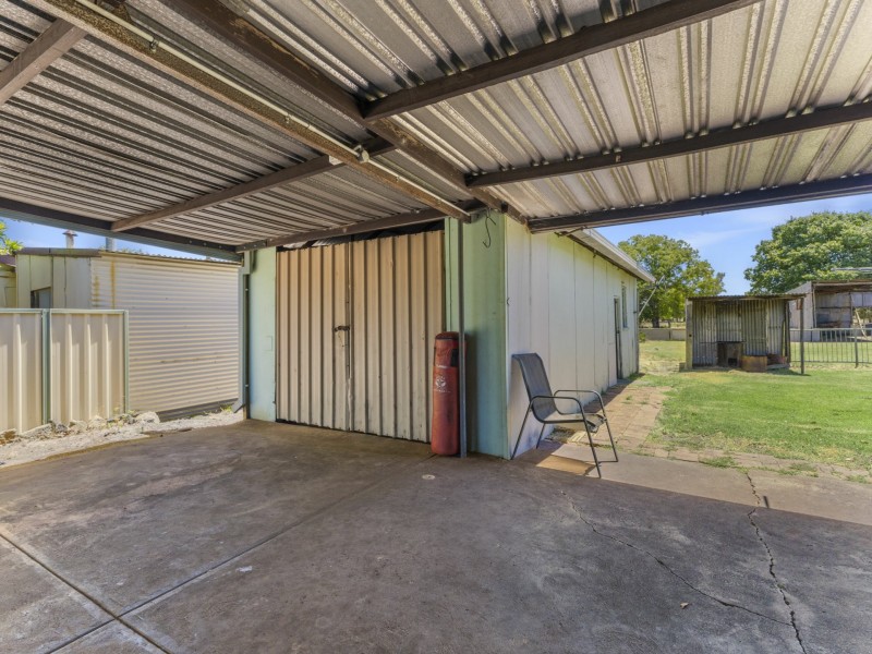 21 Third Street, Harvey WA 6220