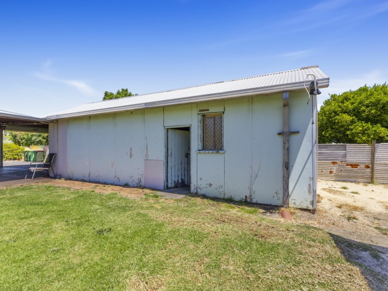 21 Third Street, Harvey WA 6220