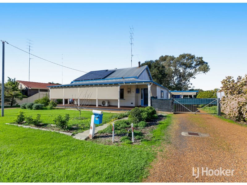 50 Third Street, Harvey WA 6220