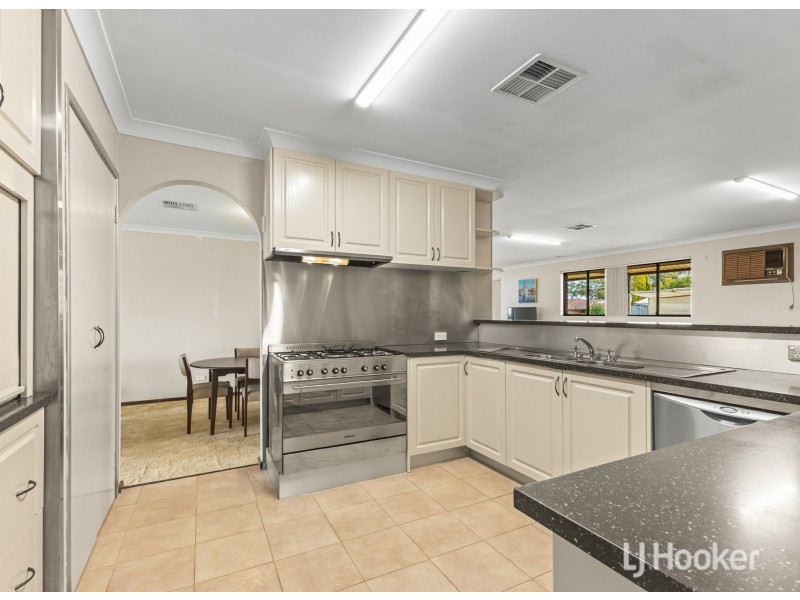 12 Lyons Way, Harvey WA 6220