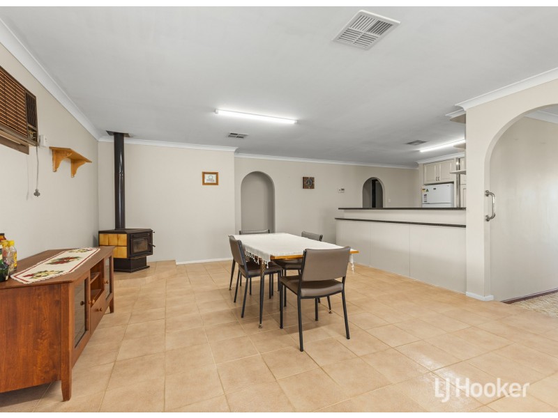 12 Lyons Way, Harvey WA 6220