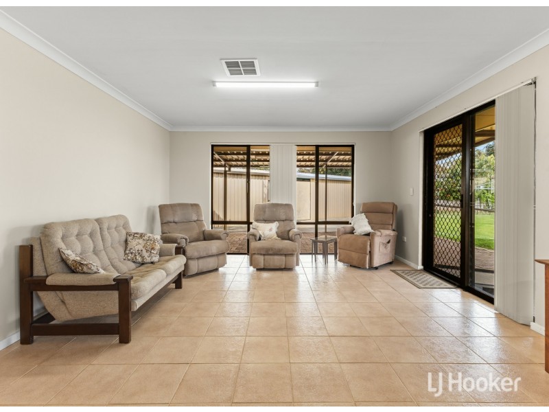 12 Lyons Way, Harvey WA 6220