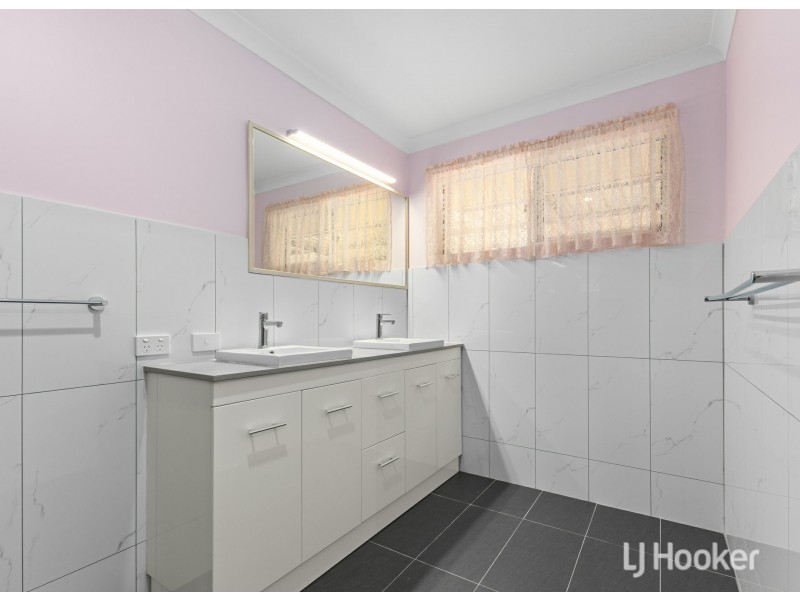 12 Lyons Way, Harvey WA 6220