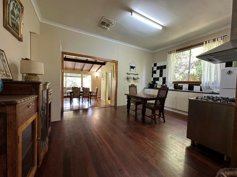 17 Logue Road, Harvey WA 6220