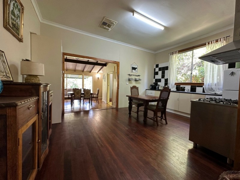 17 Logue Road, Harvey WA 6220