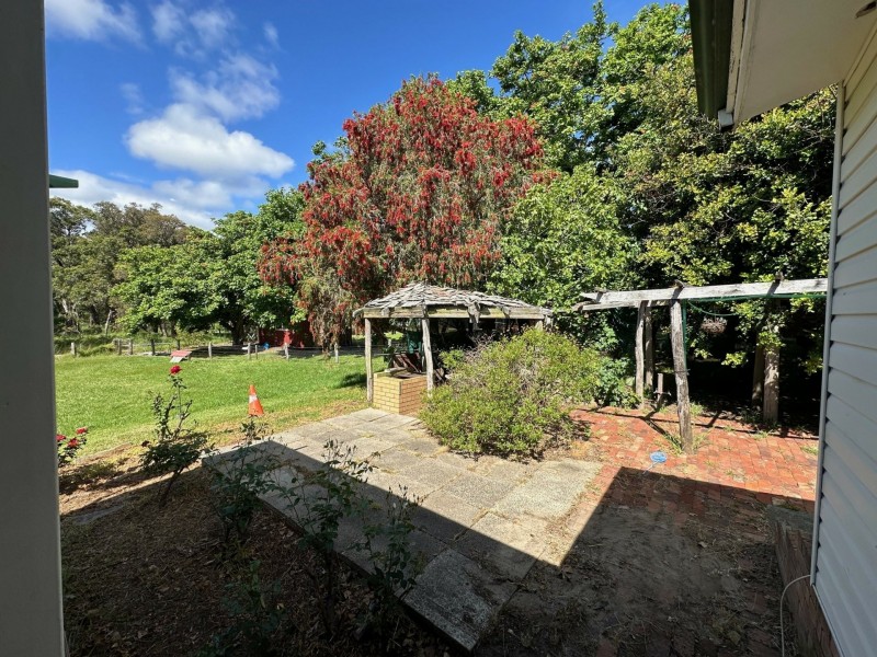 17 Logue Road, Harvey WA 6220