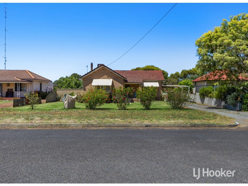 17 Peet Street, Harvey WA 6220