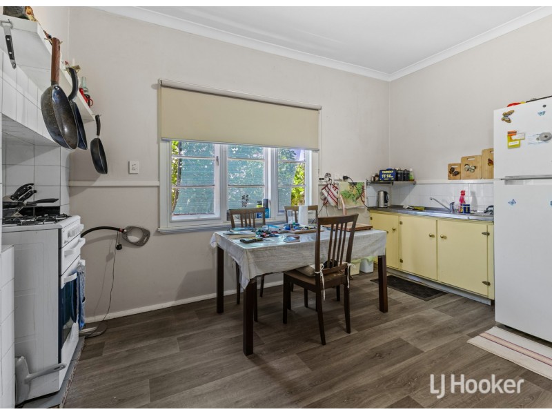 17 Peet Street, Harvey WA 6220