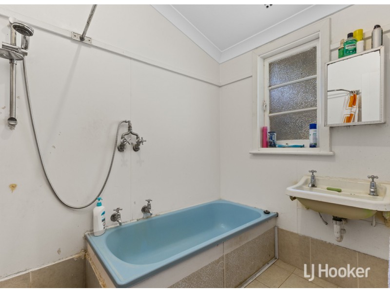 17 Peet Street, Harvey WA 6220