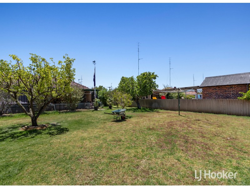 17 Peet Street, Harvey WA 6220