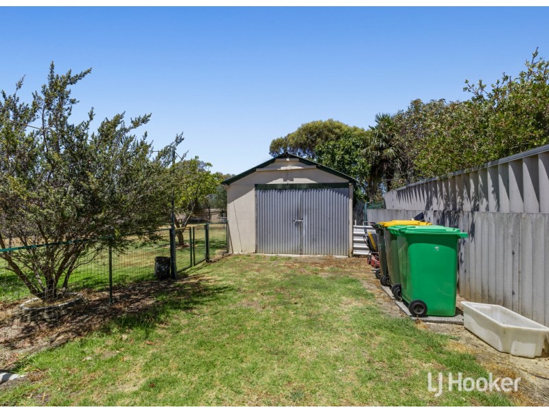 17 Peet Street, Harvey WA 6220