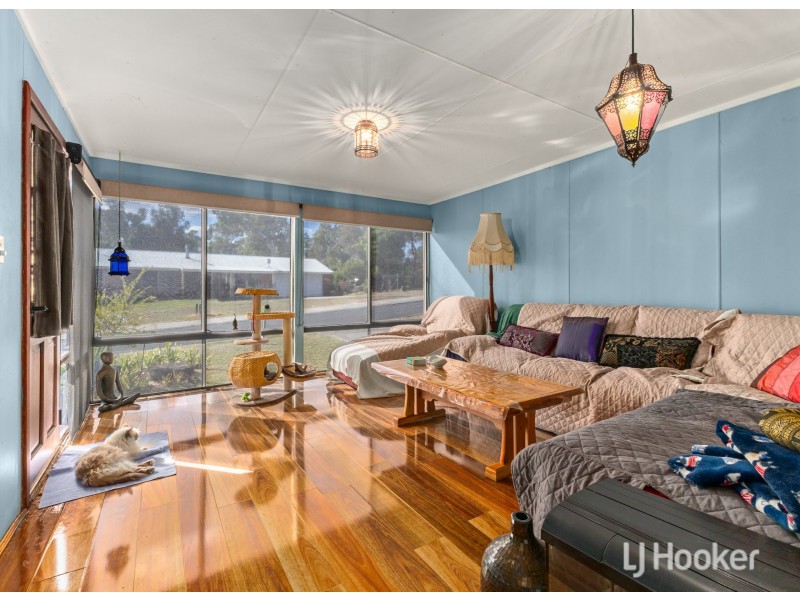 15 School Road, Yarloop WA 6218