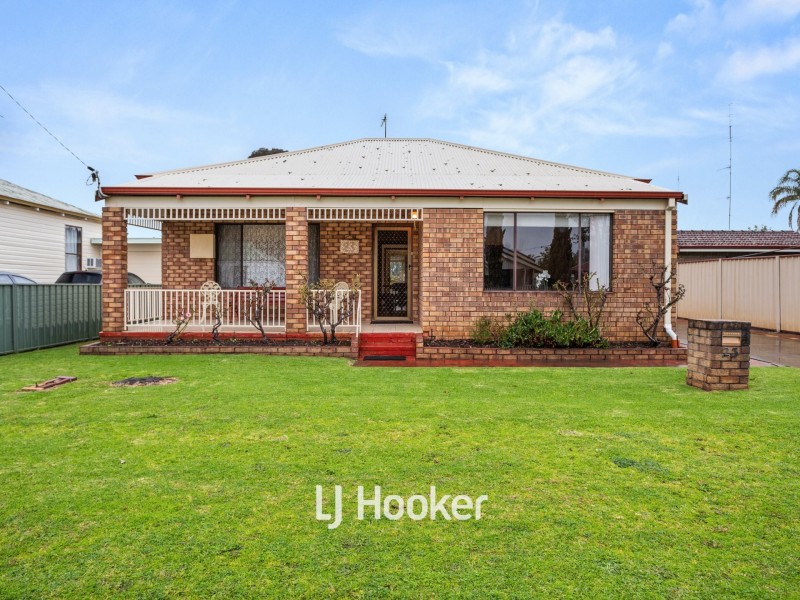23 Newell Street, Harvey WA 6220