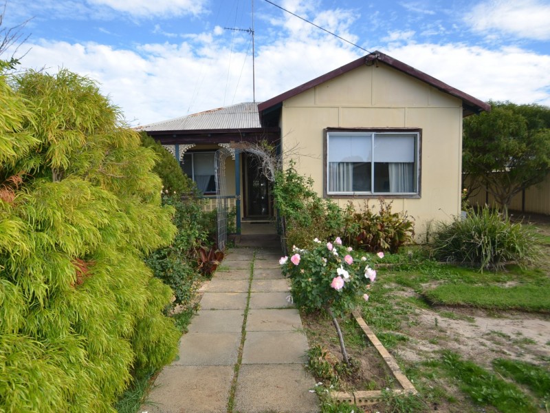 33 Third Street, Harvey WA 6220