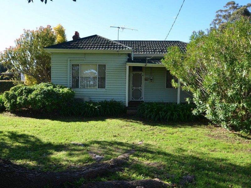 120 Young Street, Harvey WA 6220