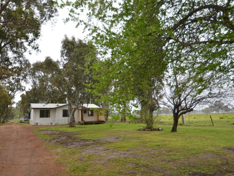 429 Uduc Road, Harvey WA 6220