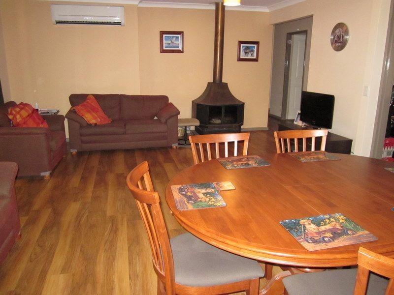 11 Railway Parade, Yarloop WA 6218