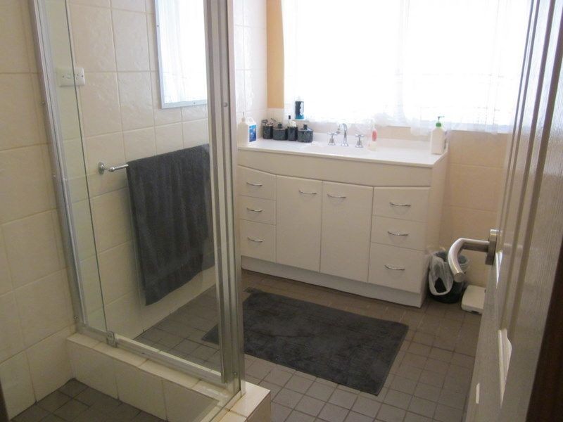 11 Railway Parade, Yarloop WA 6218