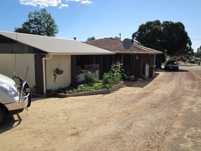 11 Railway Parade, Yarloop WA 6218