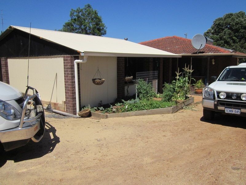 11 Railway Parade, Yarloop WA 6218