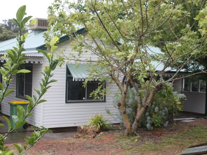 17 Logue Road, Harvey WA 6220