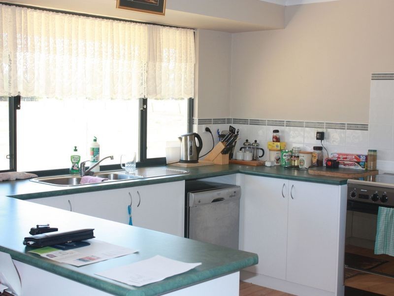 28 Hackett Street, Cookernup WA 6220