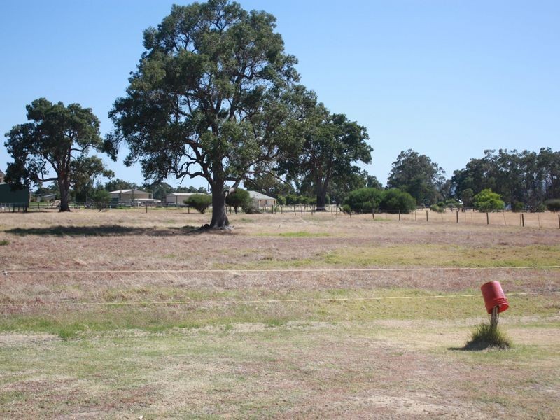 28 Hackett Street, Cookernup WA 6220