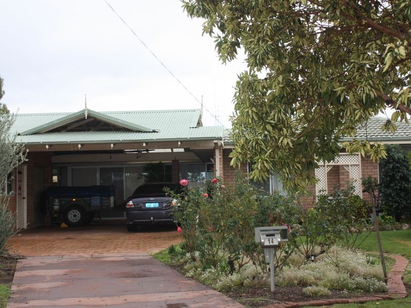 14 Lyons Way, Harvey WA 6220