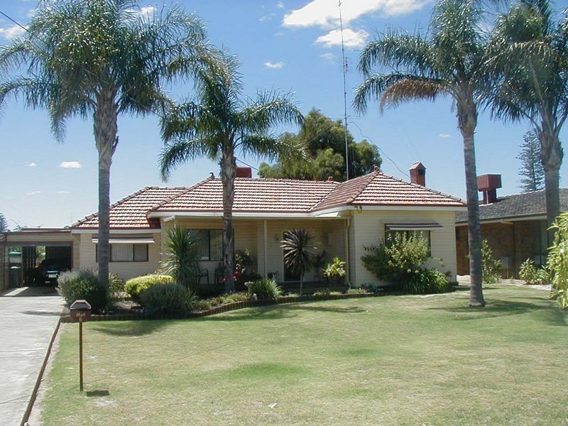 6 Buckby Road, Harvey WA 6220