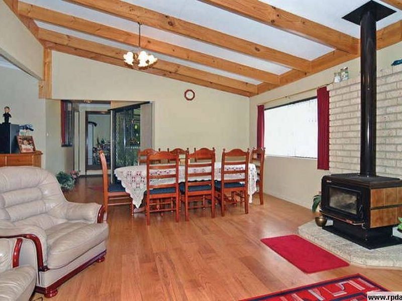 6 Buckby Road, Harvey WA 6220