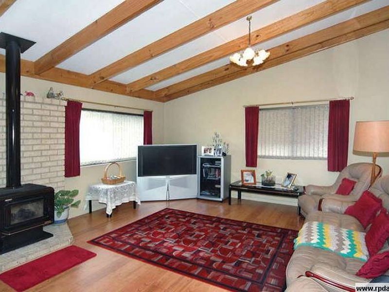 6 Buckby Road, Harvey WA 6220