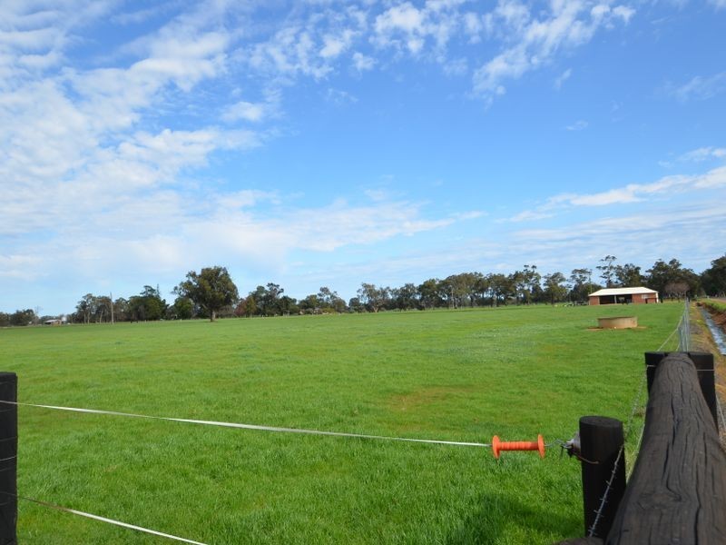 343 Herbert Road, Harvey WA 6220