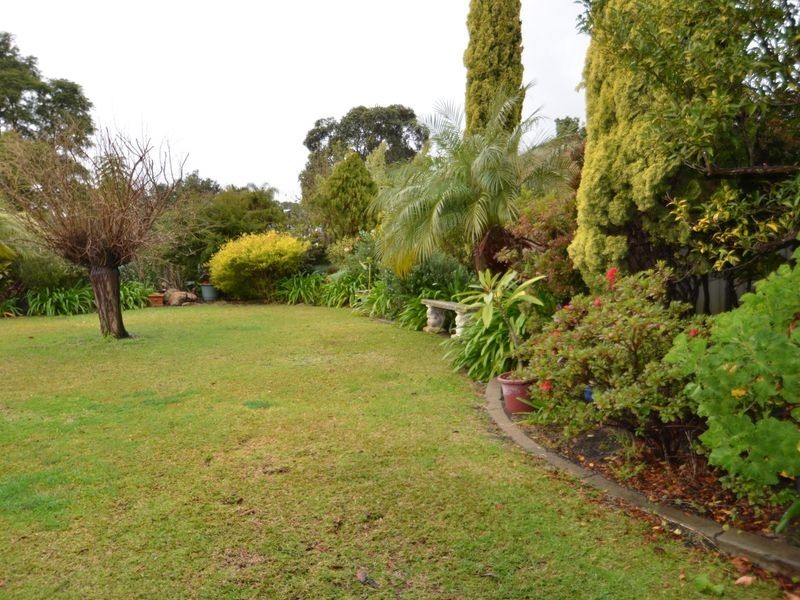 37 Hinge Road, Harvey WA 6220