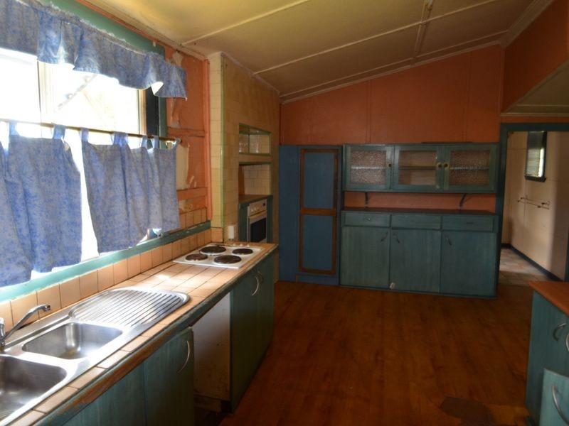 16 Uduc Road, Harvey WA 6220