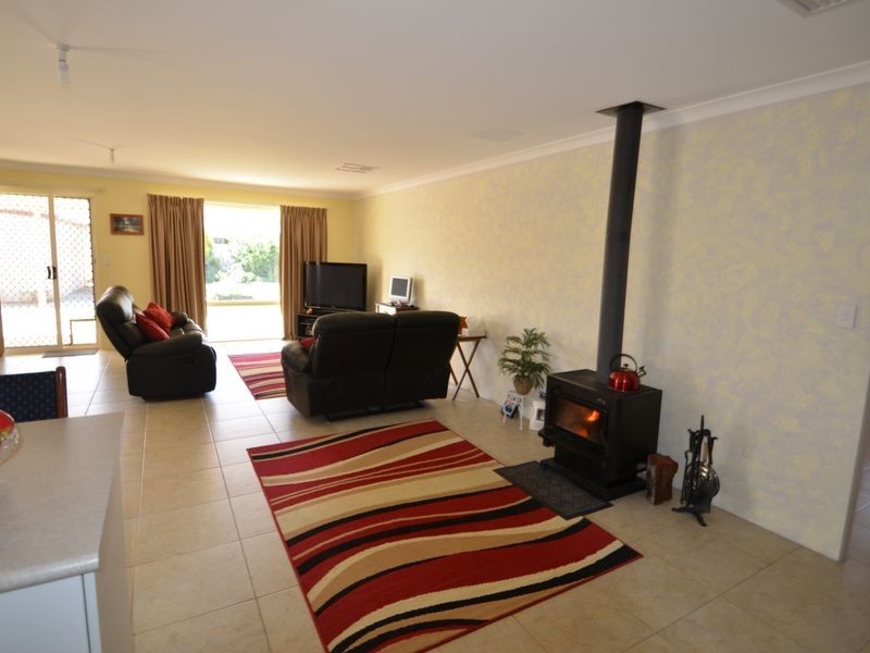 81 Fryer Road, Harvey WA 6220