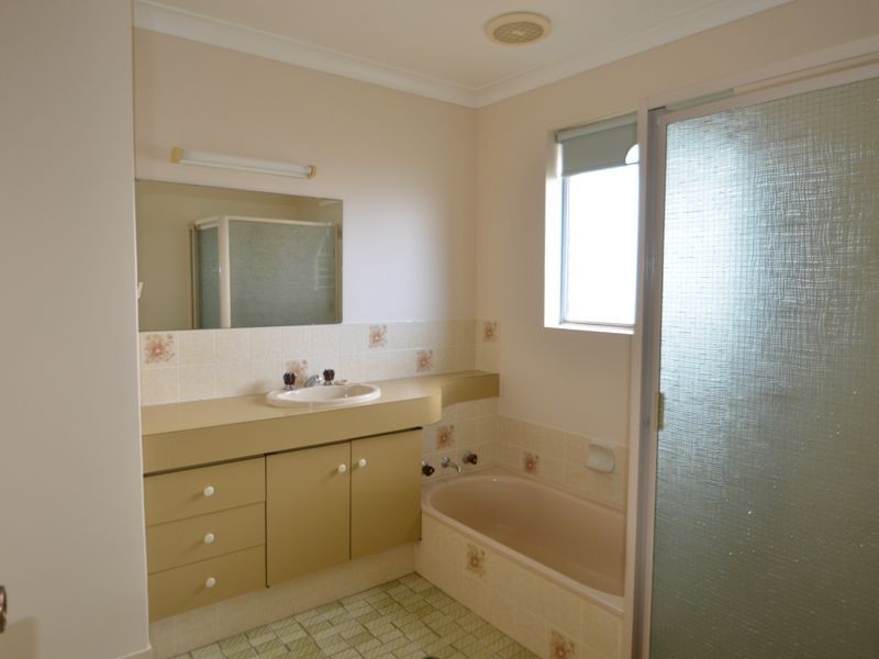 2 Lyons Way, Harvey WA 6220