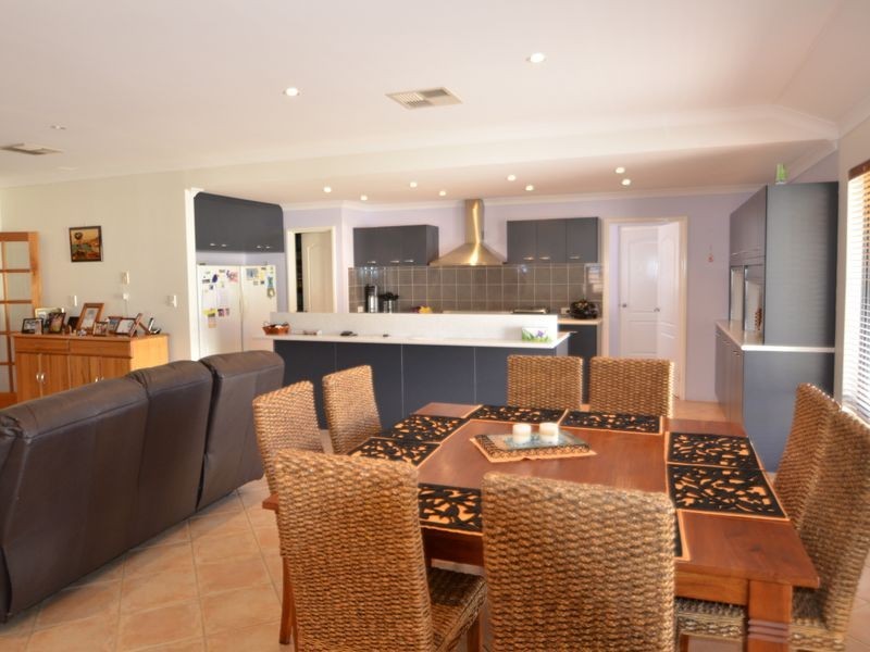 8 Triller Road, Harvey WA 6220