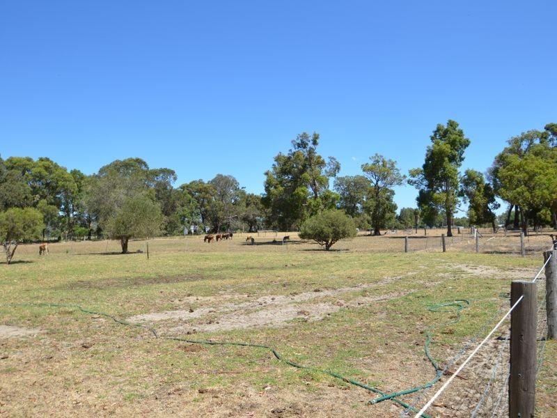 7 Cook Street, Cookernup WA 6220