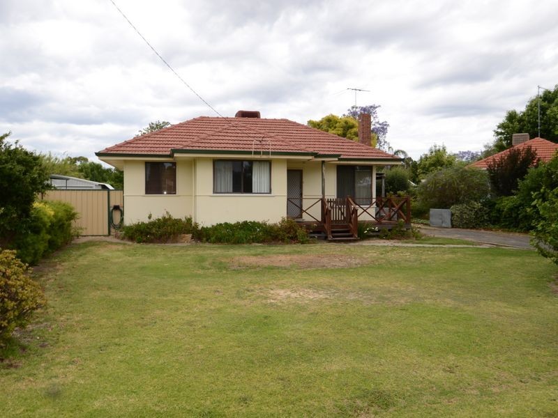 4 Kennedy Street, Harvey WA 6220