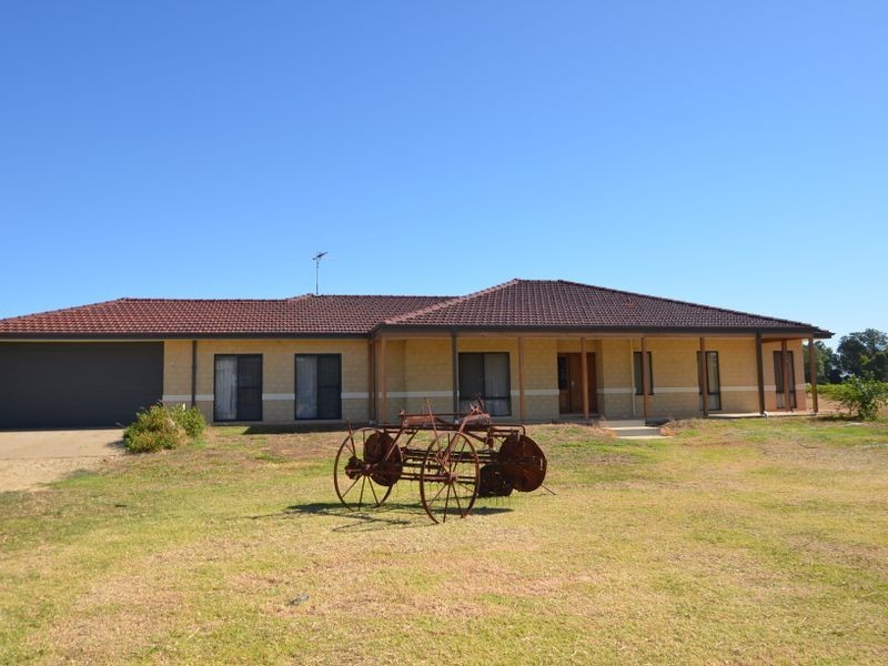 227 Fifth Street, Harvey WA 6220