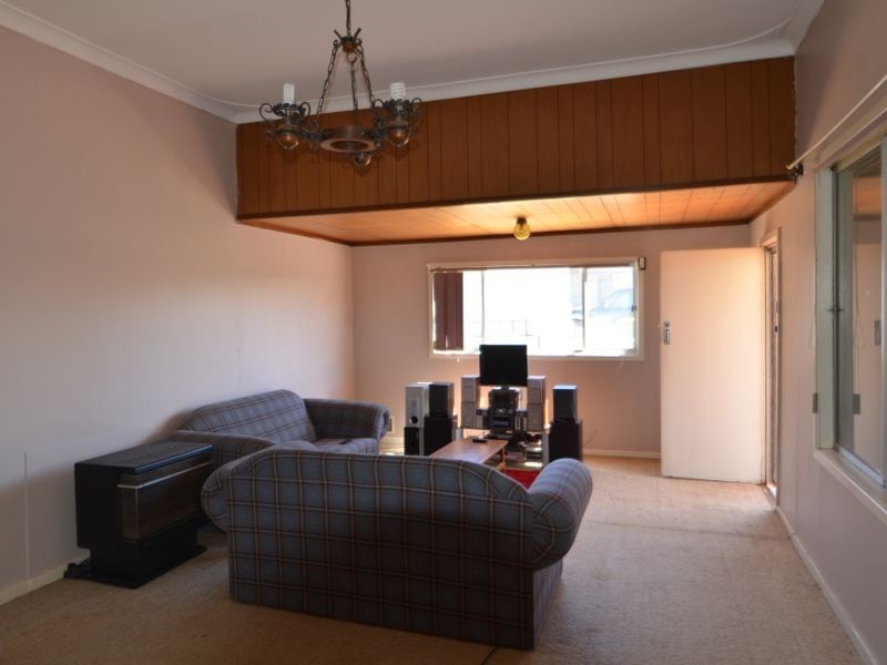 61 Young Street, Harvey WA 6220