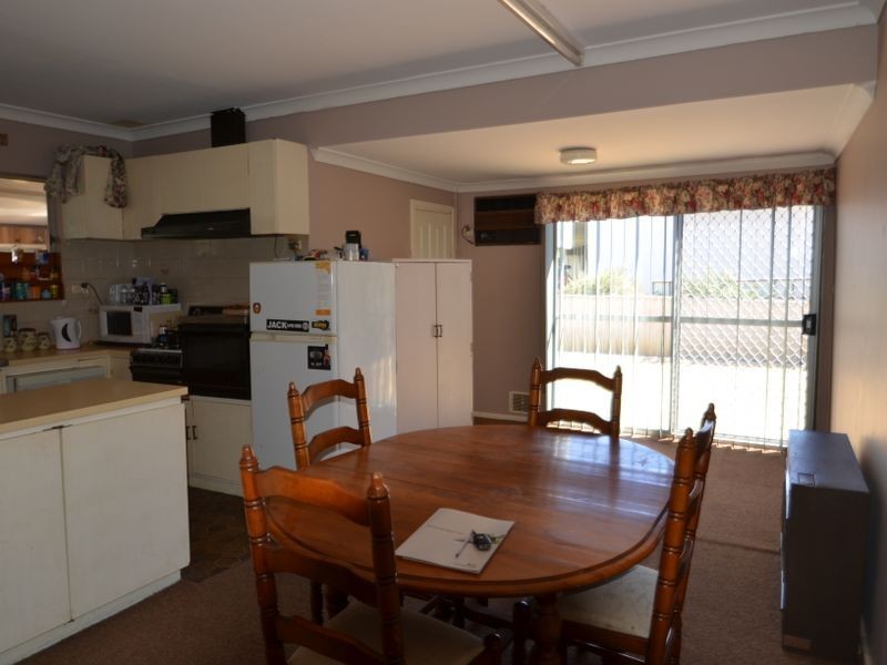 61 Young Street, Harvey WA 6220