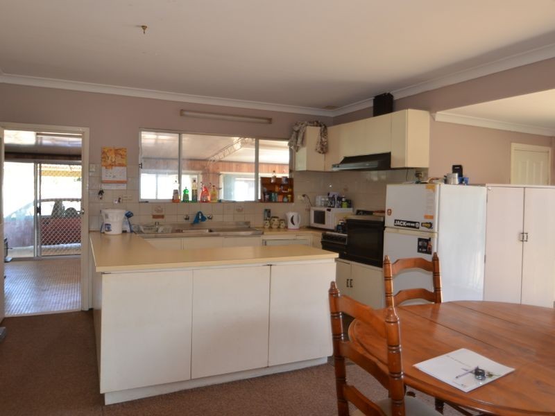 61 Young Street, Harvey WA 6220