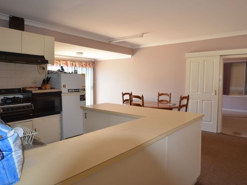 61 Young Street, Harvey WA 6220