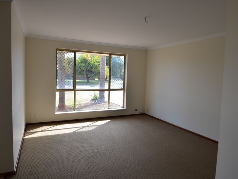 9 Barr Road, Carey Park WA 6230