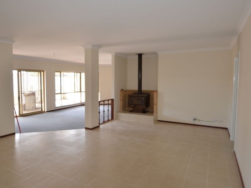 9 Barr Road, Carey Park WA 6230